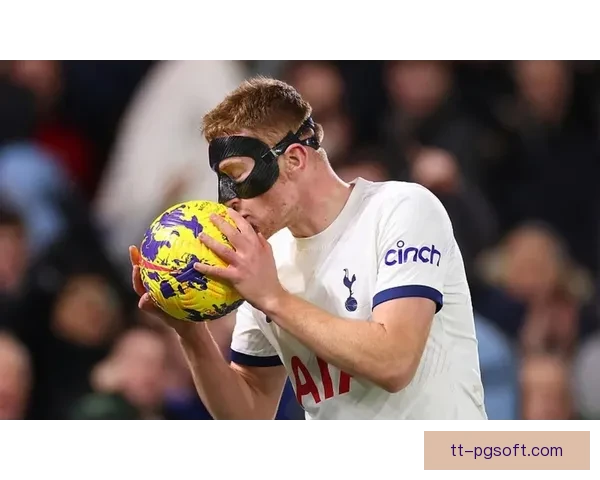 范德芬凭借惊人速度成为热刺防线核心大闸 助力球队稳固后防线