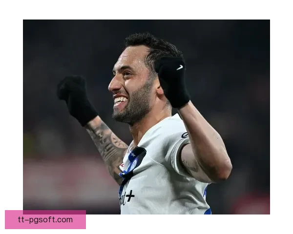 恰尔汗奥卢点射如刀封神之路从国米到意甲最强点球手的统治传奇篇